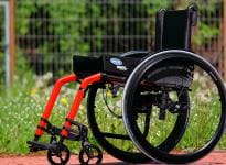 wózek inwalidzki składany hybryda widok z ukosa