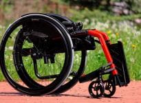 wózek inwalidzki składany hybryda widok po złożeniu